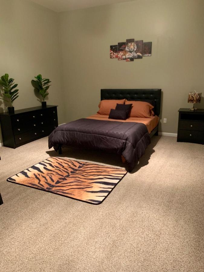 Spunky Town Home New Center Area デトロイト エクステリア 写真